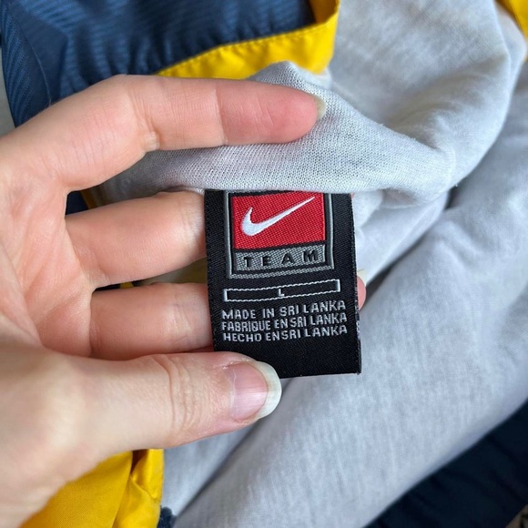 Vintage Nike windbreaker jacket - Picture 7 of 7